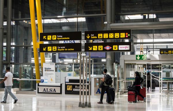 Hvordan leie bil på Madrid Barajas flyplass, MAD?